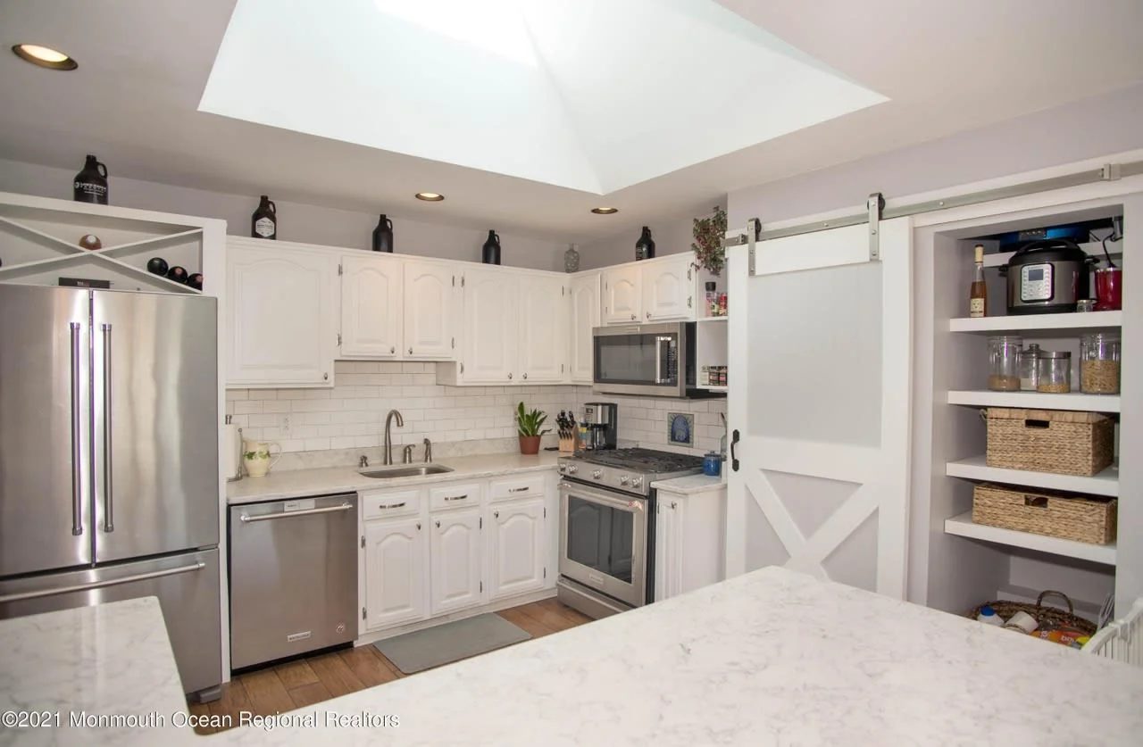 34 College Avenue, Eatontown, NJ 07724 — leased by Tom Mallan